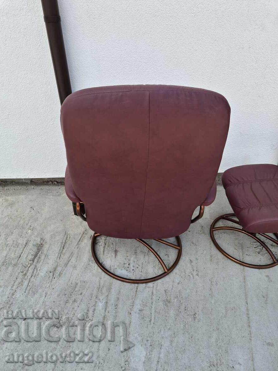 Όμορφη δερμάτινη πολυθρόνα με λειτουργία ύπνου και σκαμπό!!! - 6