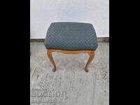Frumos taburet vintage din lemn masiv!!!