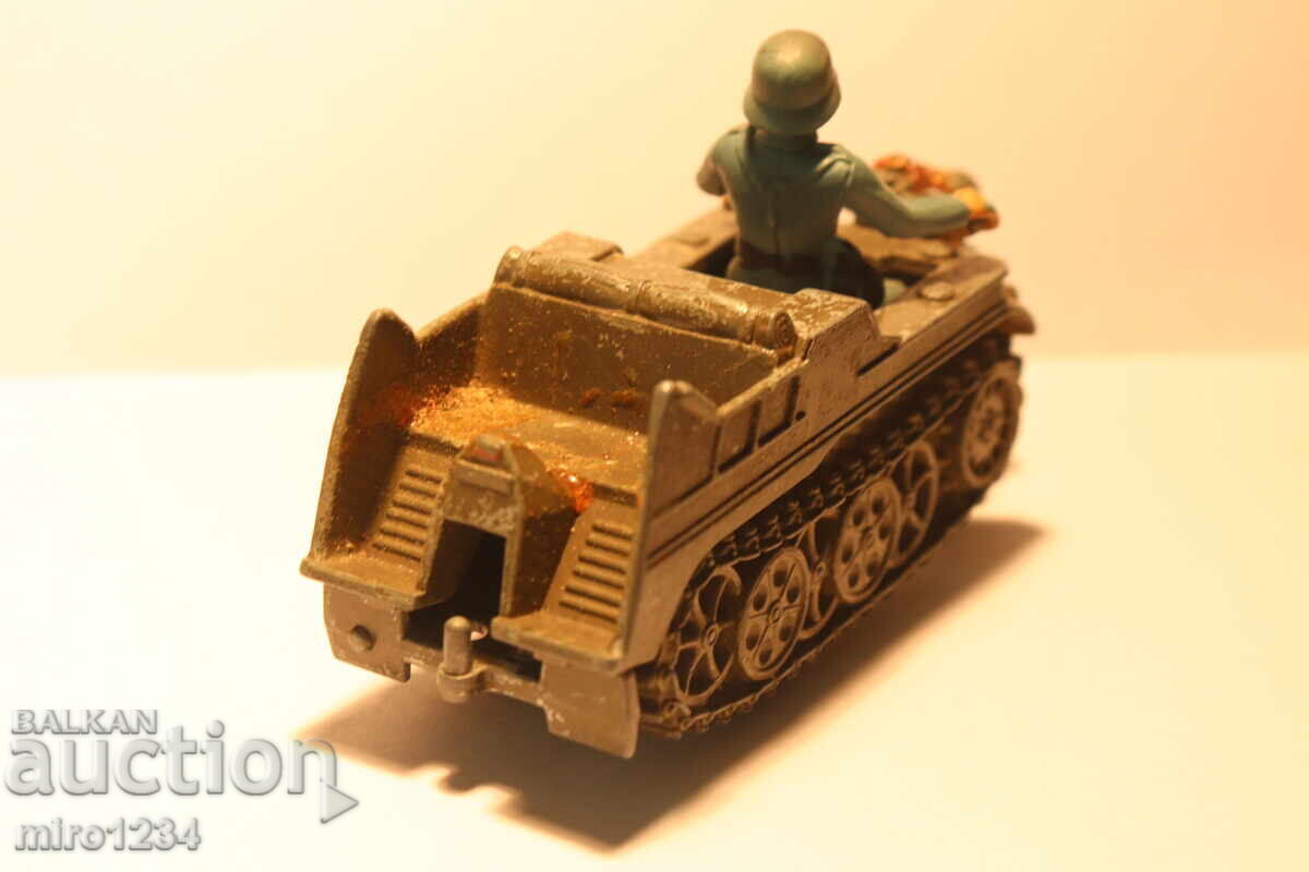 Delivery of 1/32?? KETTENKRAD MODEL WW2 SOLDIER SOLDIERS MOTORCYCLE Delivery of 1/32?? KETTENKRAD MODEL WW2 SOLDIER SOLDIERS MOTORCYCLE