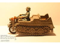 1/32??  KETTENKRAD   МОДЕЛ  WW2  ВОЙНИК ВОЙНИЦИ МОТОР