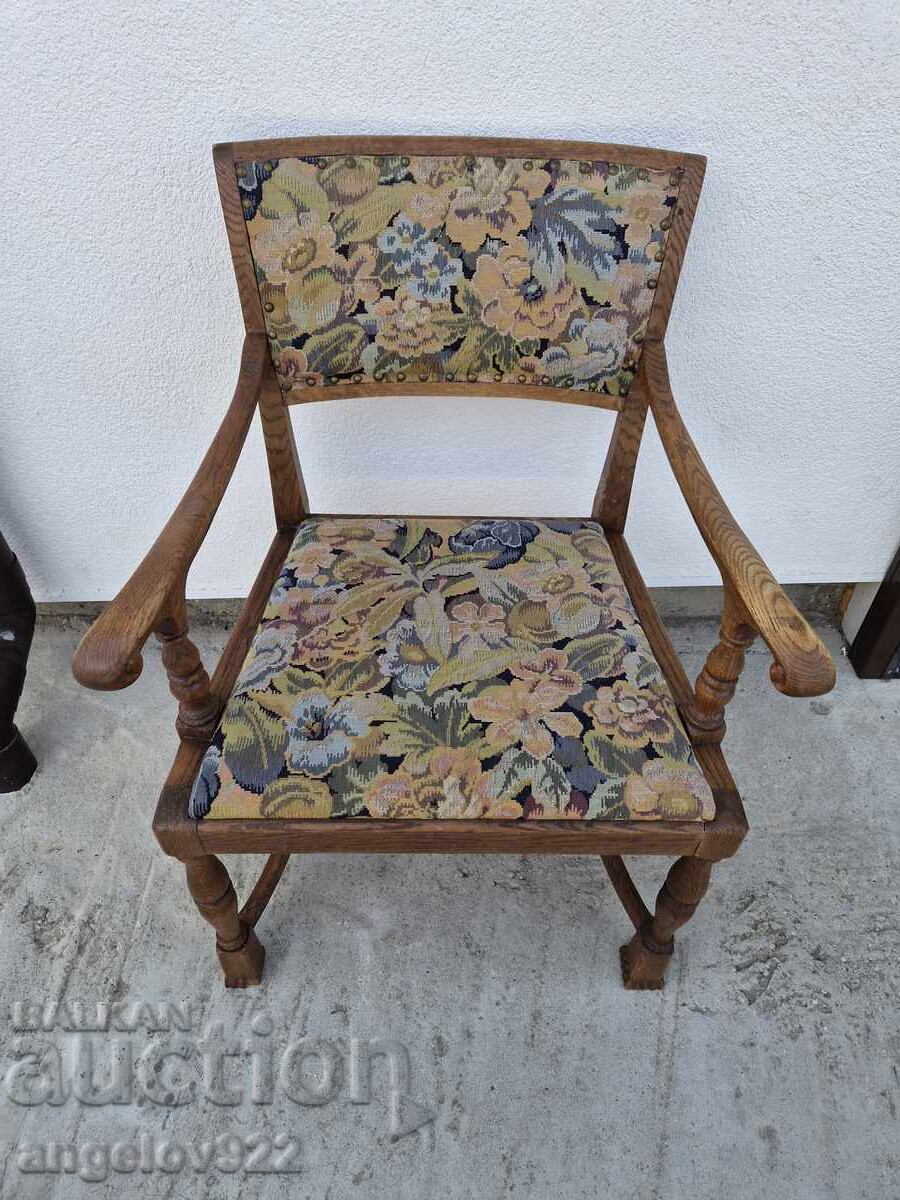 Όμορφη vintage ξύλινη καρέκλα μασίφ!!! με τιμή € 0.01 | 0.02 BGN