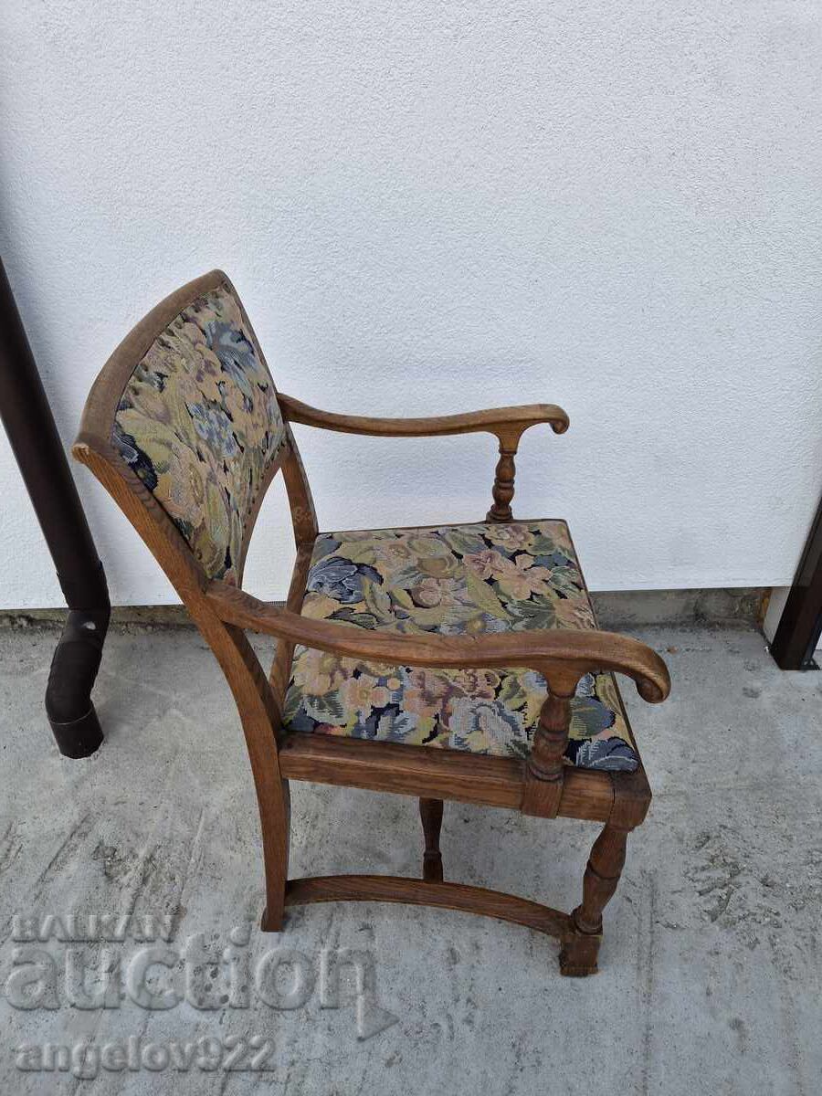 Δημοπρασία Όμορφη vintage ξύλινη καρέκλα μασίφ!!!