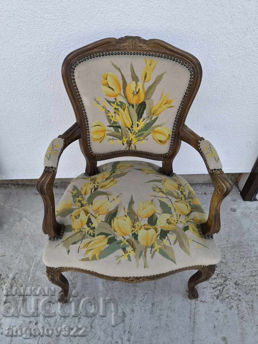 Όμορφη vintage ξύλινη καρέκλα μασίφ!!! με τιμή € 0.01 | 0.02 BGN