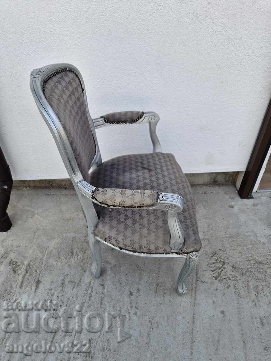 Delivery of Beautiful vintage solid wood chair!!!