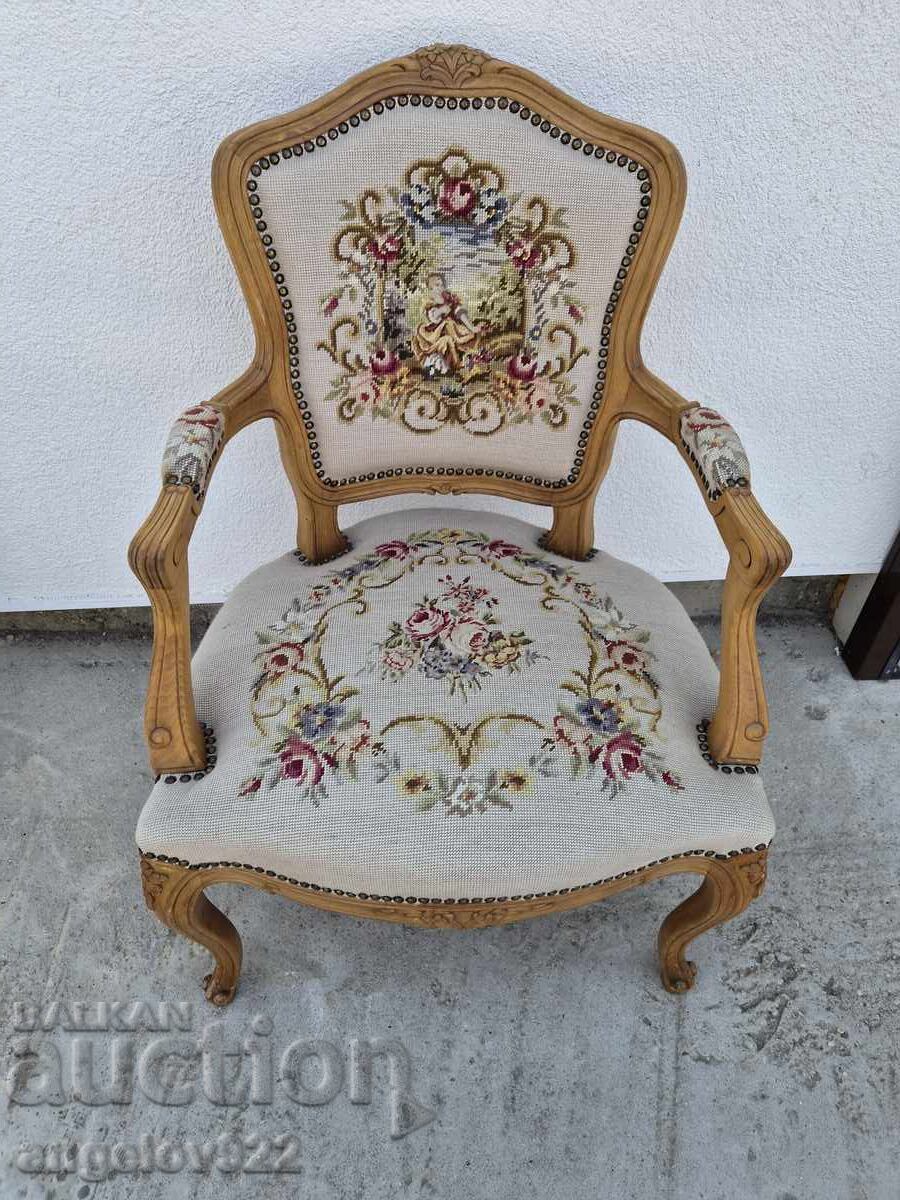 Beautiful vintage solid wood chair!!! with price € 34.00 | 66.50 BGN Beautiful vintage solid wood chair!!! with price € 34.00 | 66.50 BGN