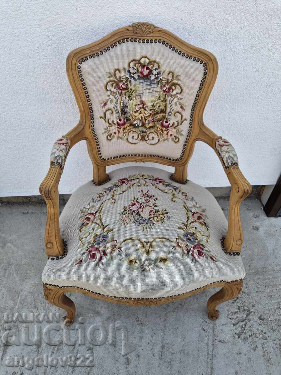 Auction Beautiful vintage solid wood chair!!! Auction Beautiful vintage solid wood chair!!!