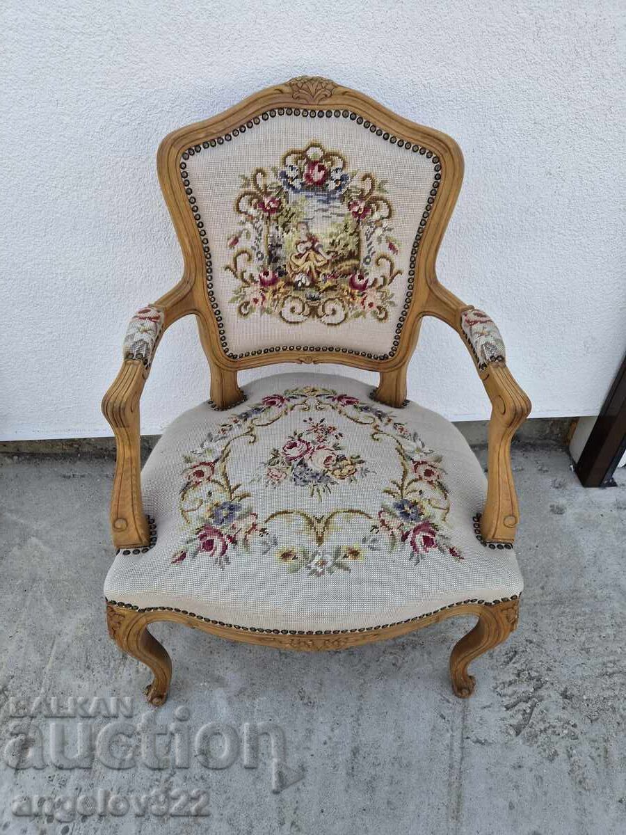 Beautiful vintage solid wood chair!!! Beautiful vintage solid wood chair!!!