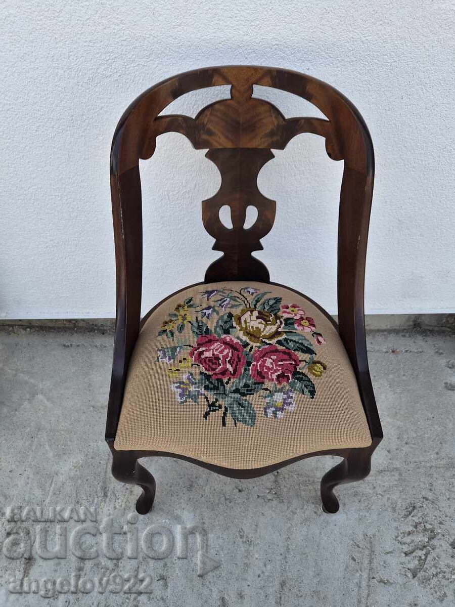 Licitație Scaun vintage din lemn masiv, frumos!!!