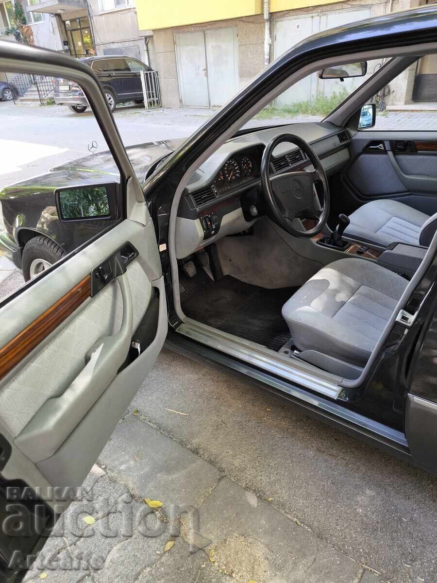 Δημοπρασία Mercedes-Benz E 200 (W124) 161 000 χλμ Δημοπρασία Mercedes-Benz E 200 (W124) 161 000 χλμ