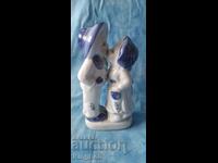 VINTAGE PORCELAIN FIGURINE - IN LOVE