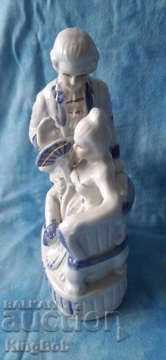 VINTAGE PORCELAIN FIGURINE - IN LOVE with price € 8.00 | 15.65 BGN VINTAGE PORCELAIN FIGURINE - IN LOVE with price € 8.00 | 15.65 BGN