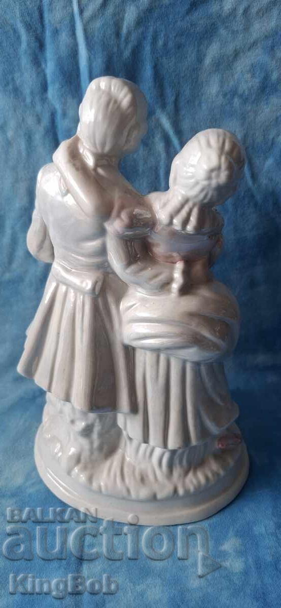 Licitație FIGURINĂ VINTAGE DIN PORȚELAN - DANSATORI Licitație FIGURINĂ VINTAGE DIN PORȚELAN - DANSATORI