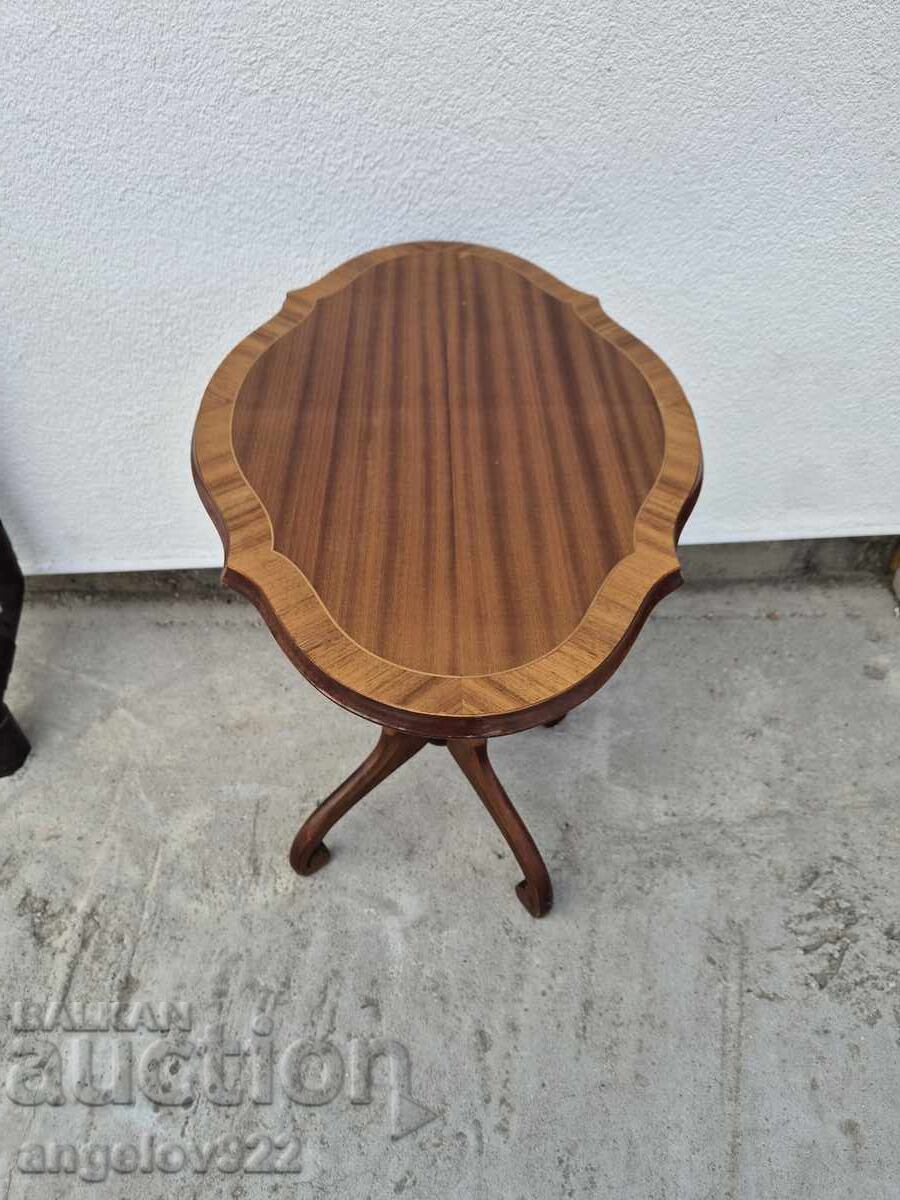 Auction  Vintage solid wood coffee table!!!