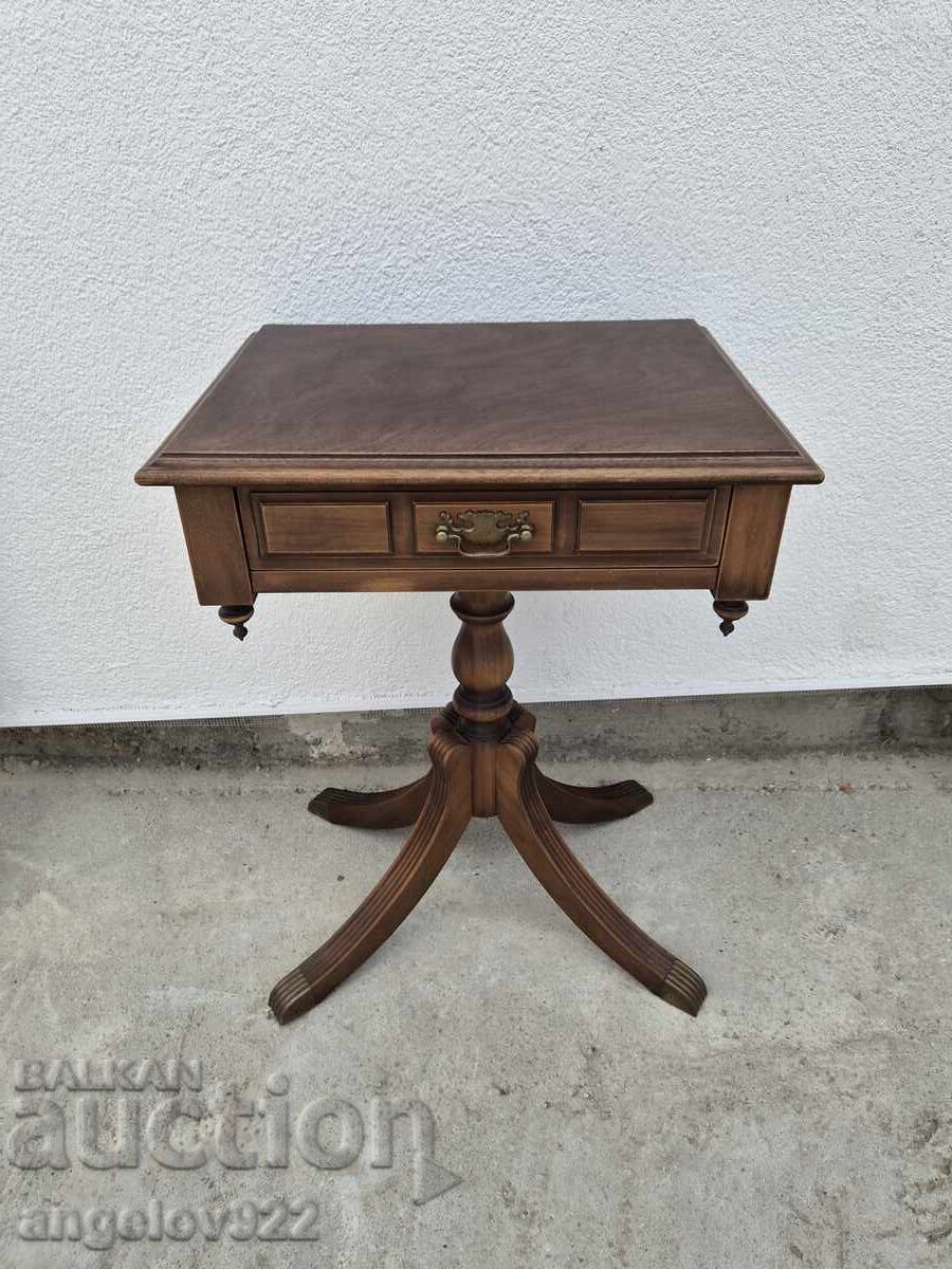 Παράδοση Vintage ξύλινο τραπεζάκι σαλονιού από μασίφ ξύλο!!! Παράδοση Vintage ξύλινο τραπεζάκι σαλονιού από μασίφ ξύλο!!!