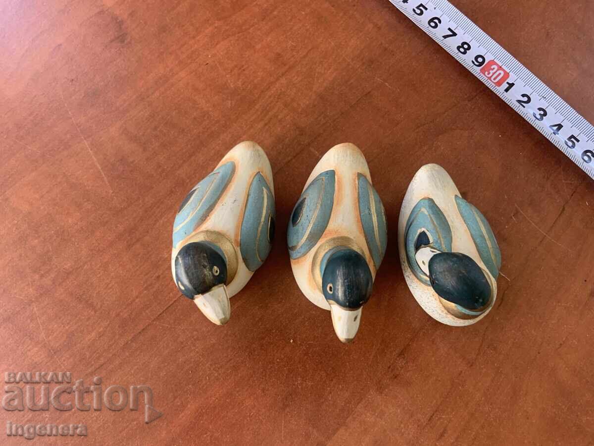Auction  DUCK DUCKLING DUCKS CERAMIC-THE THREE DUCKS
