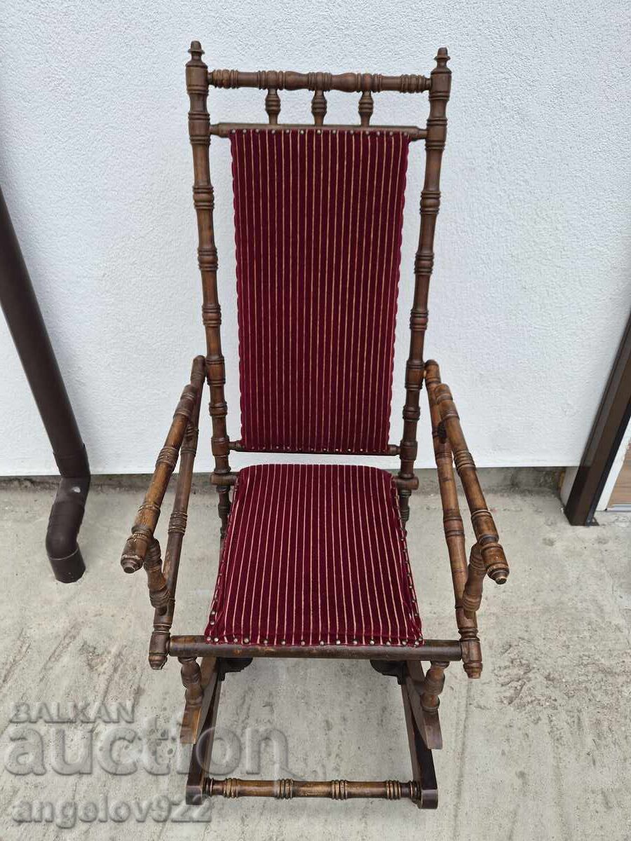 Auction  Beautiful vintage wooden rocking chair solid wood!!!