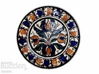 Farfurie decorativă de perete din ceramică bulgărească – pictată manual – motive florale