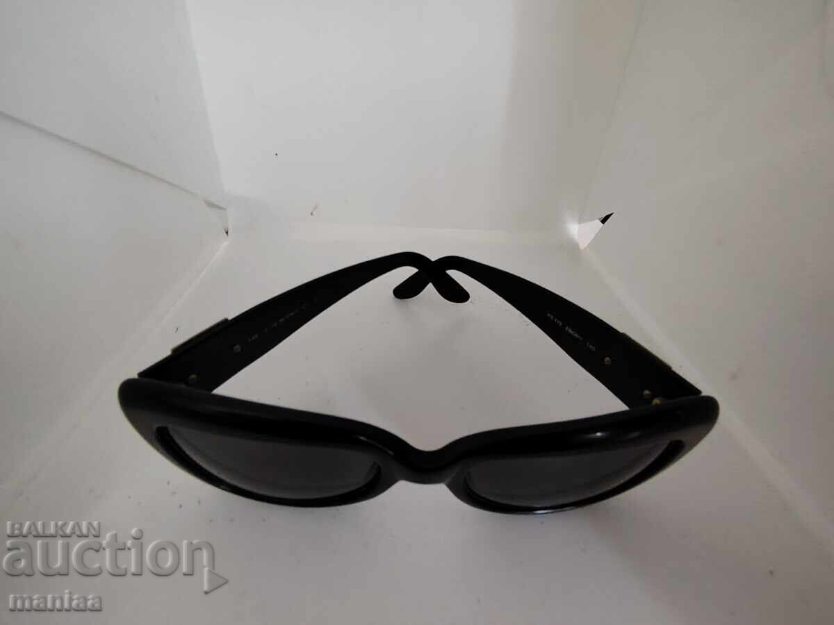Ochelari de soare originali Fendi Italia cu preț € 59.00 | 115.39 BGN