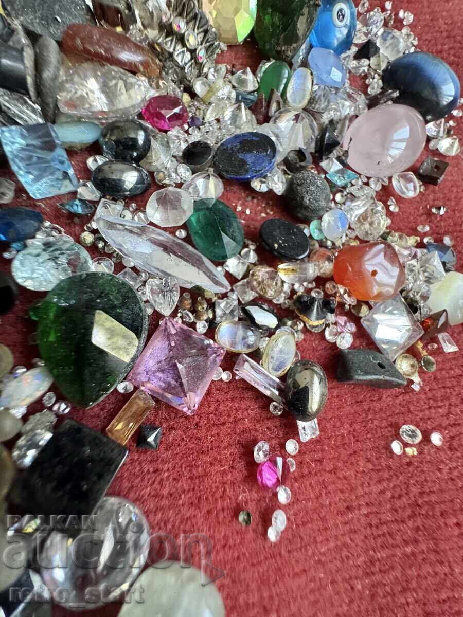 Auction  Stones removed from jewelry, for spares or restoration