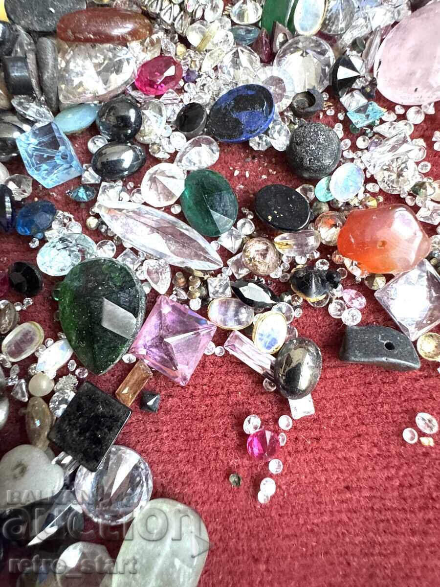 Stones removed from jewelry, for spares or restoration - 6