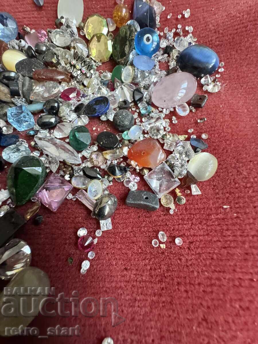 Stones removed from jewelry, for spares or restoration