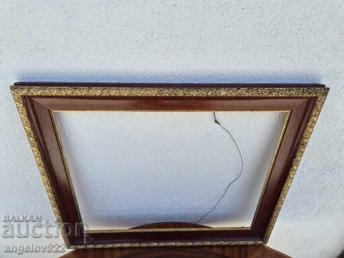Παράδοση Όμορφη ξύλινη κορνίζα!!! Παράδοση Όμορφη ξύλινη κορνίζα!!!