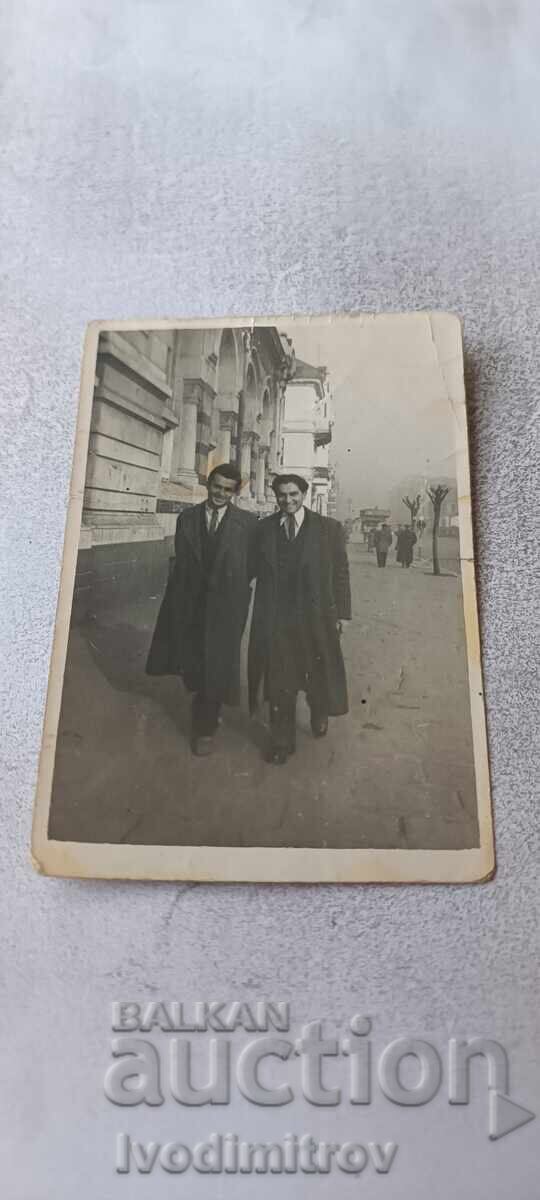 Fotografie Sofia Doi tineri la plimbare