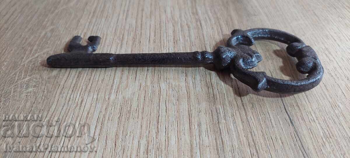 Auction  Large metal key for collectors