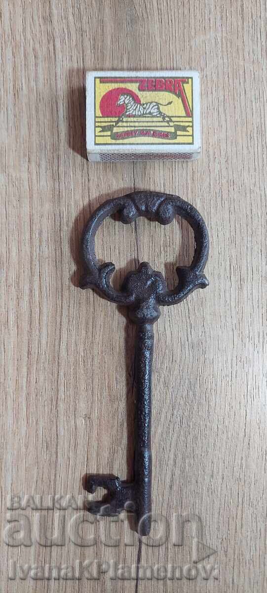 Large metal key for collectors - 5
