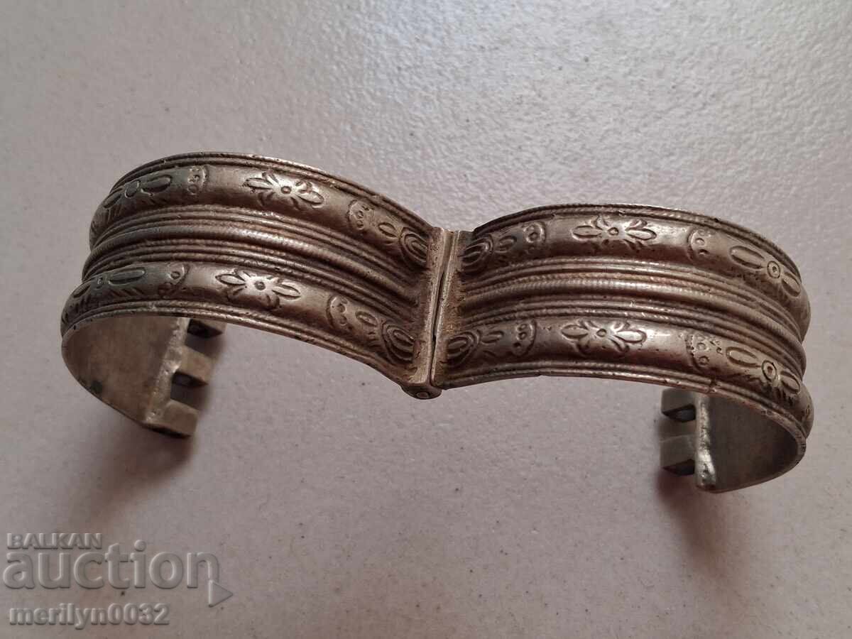 Auction  Revival silver bracelet with silver pin ornament jewelry costume