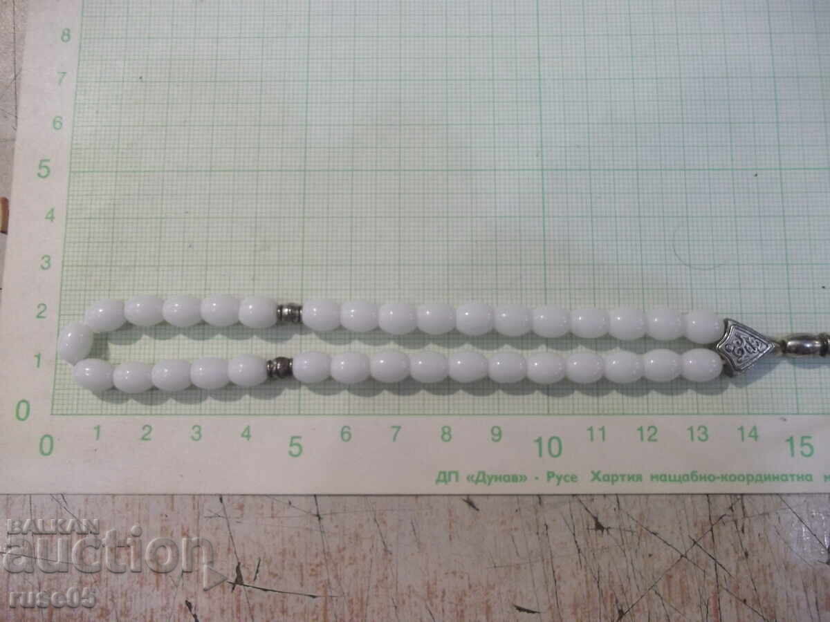 Mătănii cu mărgele albe cu preț € 15.34 | 30.00 BGN