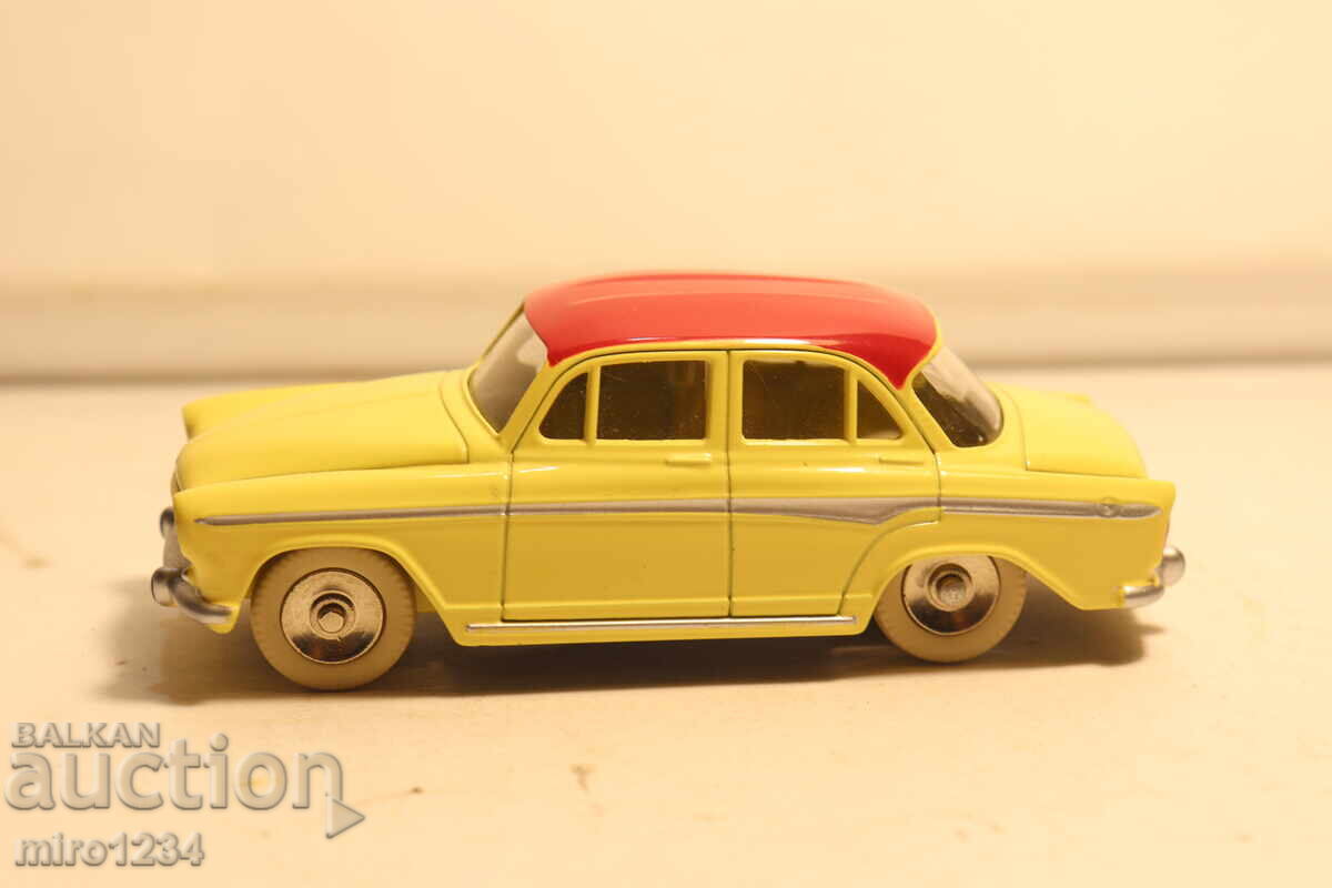 DINKY TOYS SIMCA CAR MODEL DINKY TOYS SIMCA CAR MODEL
