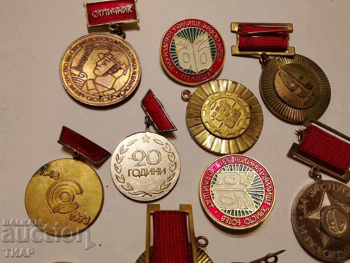 Badges medals 0.01, cent with price € 0.01 | 0.02 BGN