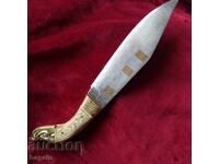 A unique knife.