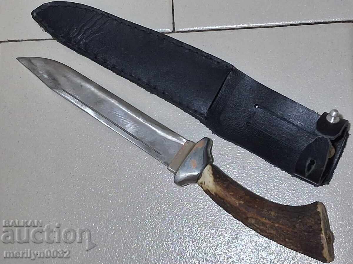 Παράδοση Κυνηγετικό μαχαίρι με λαβή από ελαφοκέρατο
