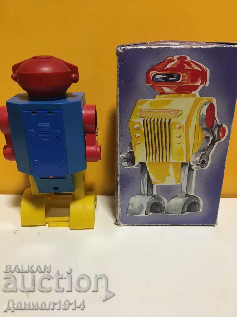 Robot vechi de jucărie cu preț € 150.00 | 293.38 BGN