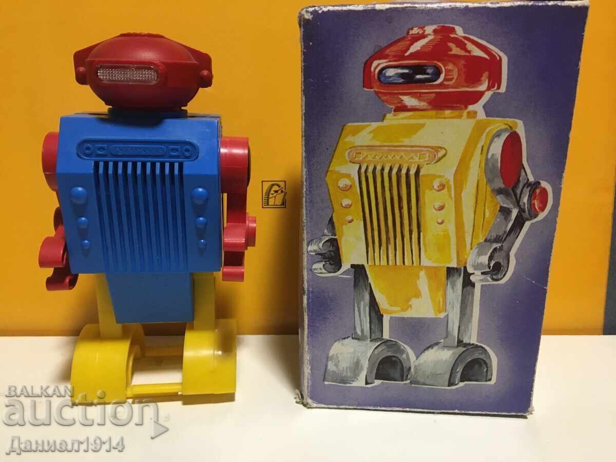 Robot vechi de jucărie