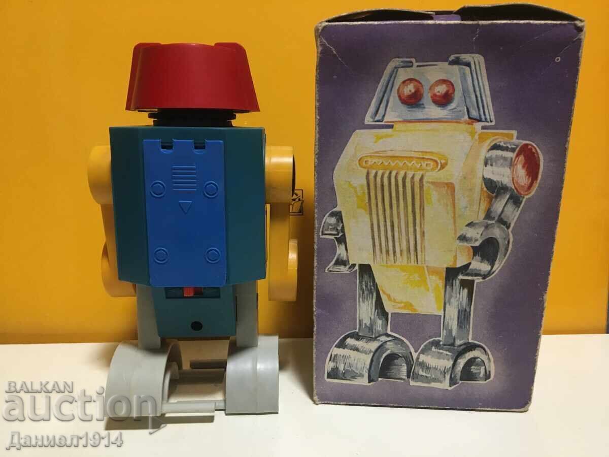 Robot vechi de jucărie cu preț € 150.00 | 293.38 BGN