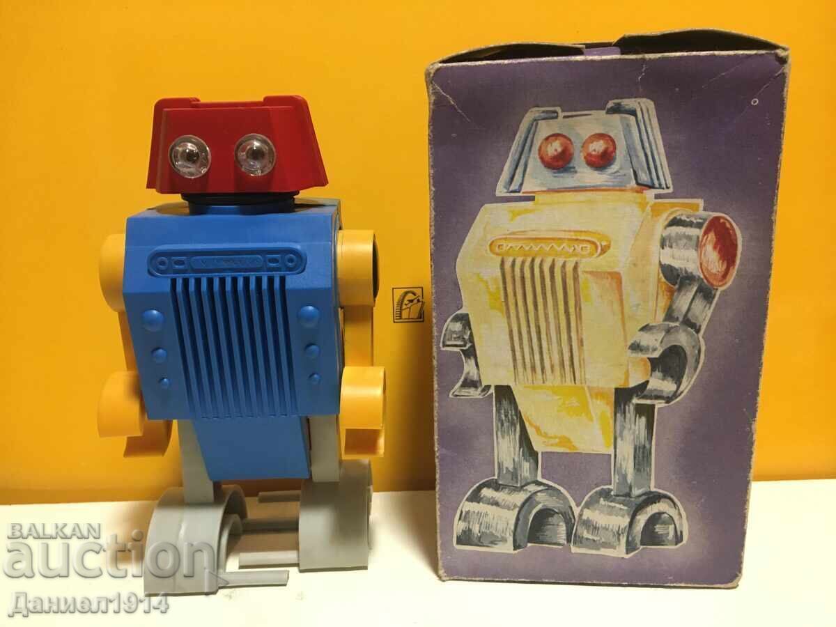 Robot vechi de jucărie