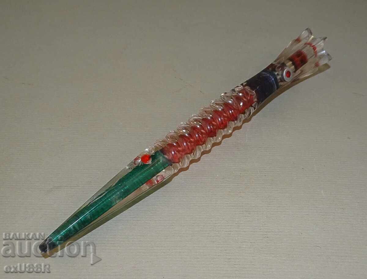 Delivery of Vintage plexiglass pen
