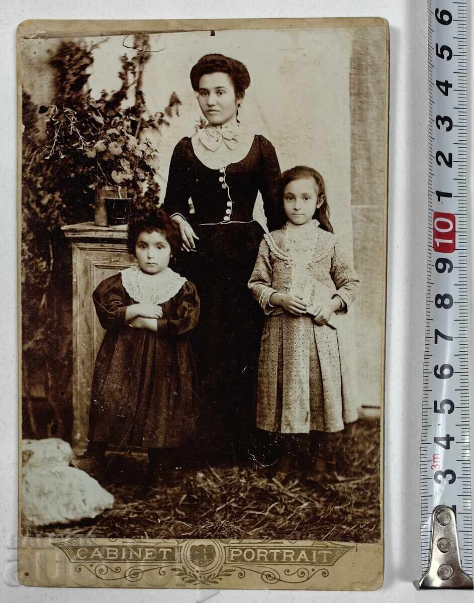 Fotografie de familie veche din secolul al XIX-lea, carton, principat