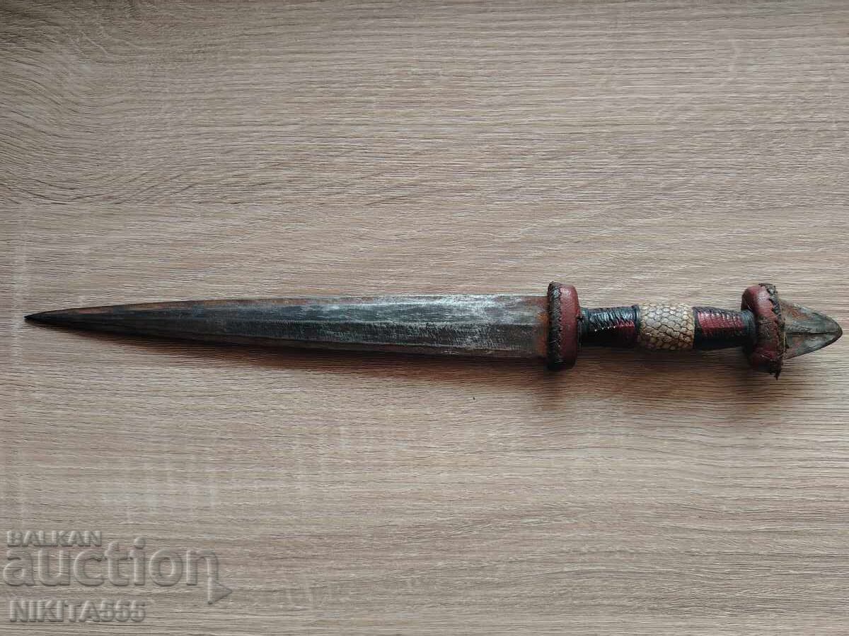 Old TUAREG dagger