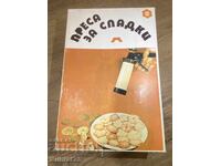 Aparat nou pentru decorat prăjituri și biscuiți