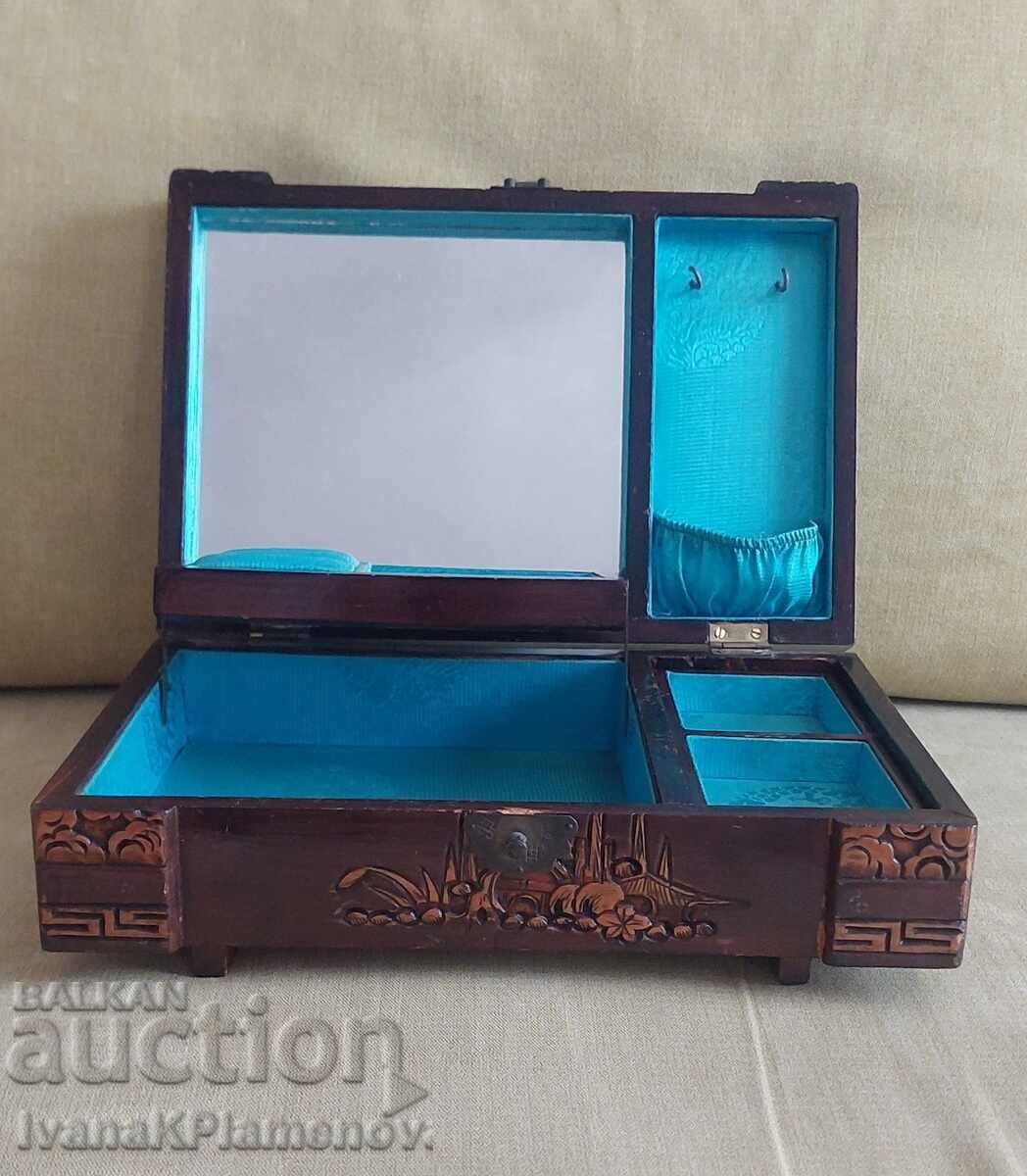 Woodcarved vintage jewelry box for connoisseurs with price € 35.00 | 68.45 BGN