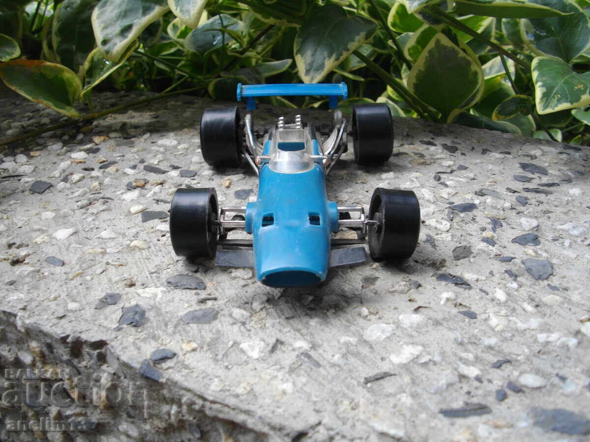 Licitație MAȘINUȚĂ DE COLECȚIE BRABHAM F.1