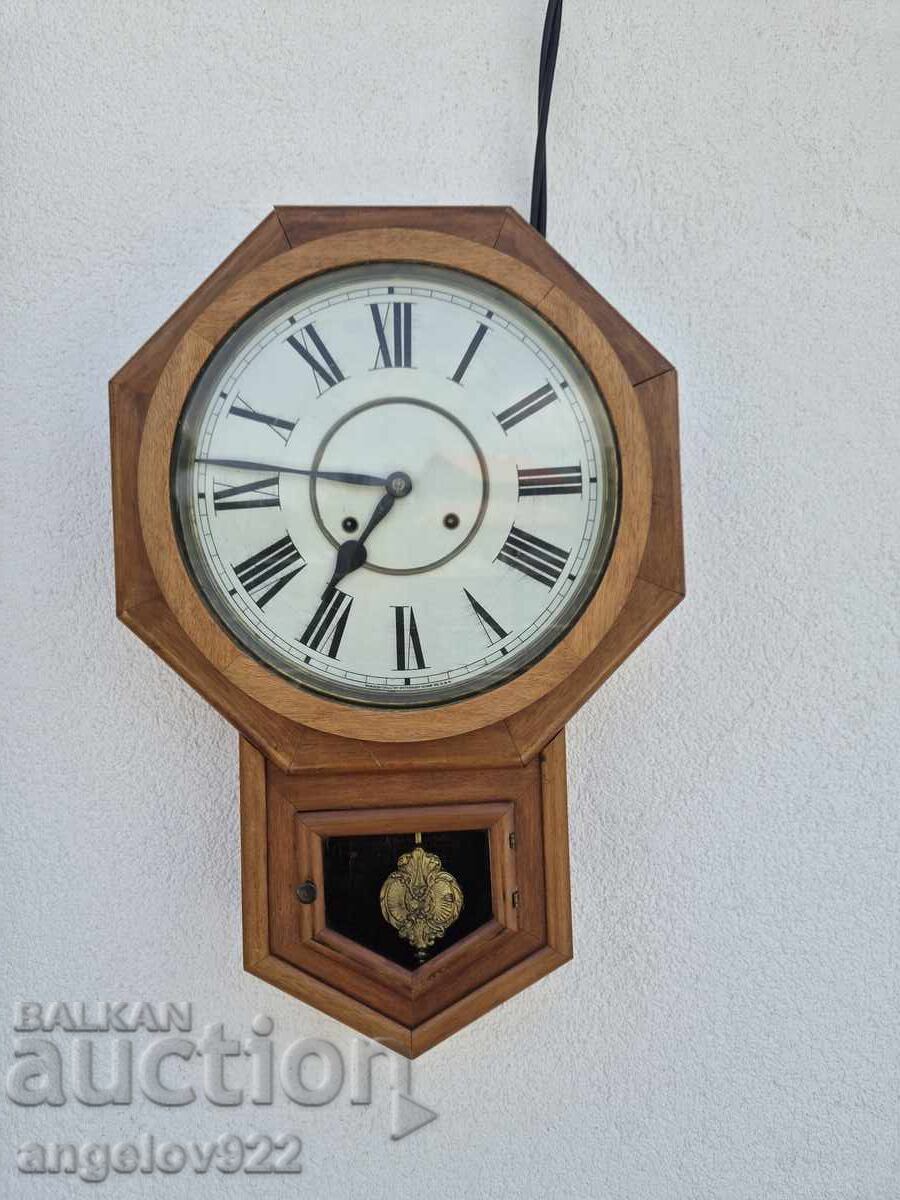 Американски стенен часовник Waterbury Clock Co.