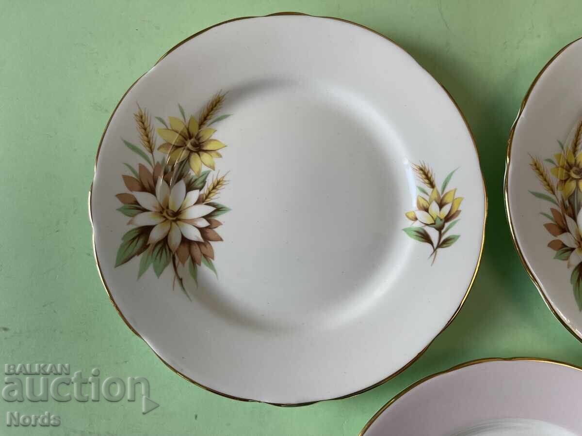 Farfurii englezești Royal Stafford cu preț € 0.11 | 0.22 BGN Farfurii englezești Royal Stafford cu preț € 0.11 | 0.22 BGN