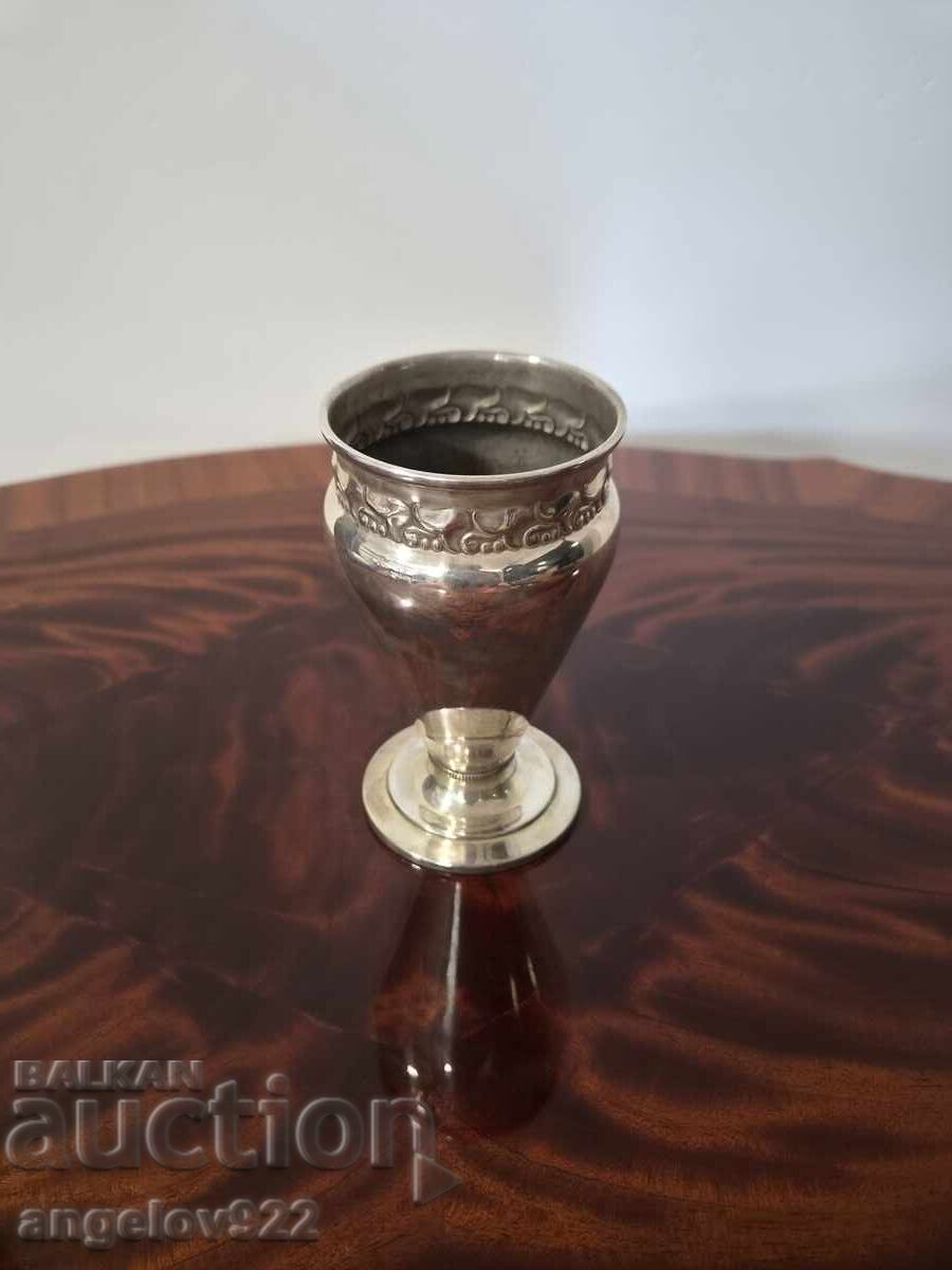 Vază metalică vintage!!! cu preț € 1.00 | 1.96 BGN