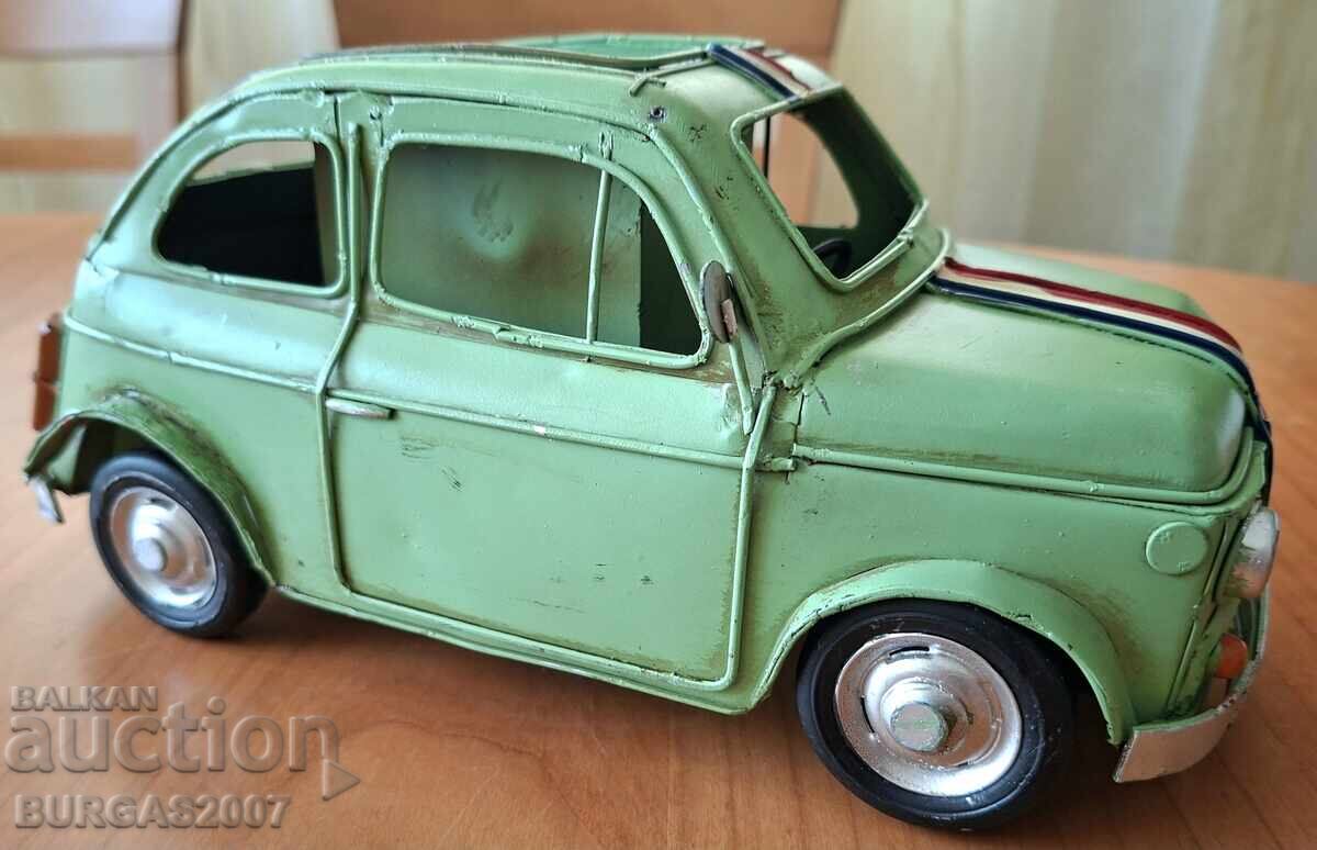 Jucărie veche din tablă, FIAT 500 cu preț € 55.00 | 107.57 BGN