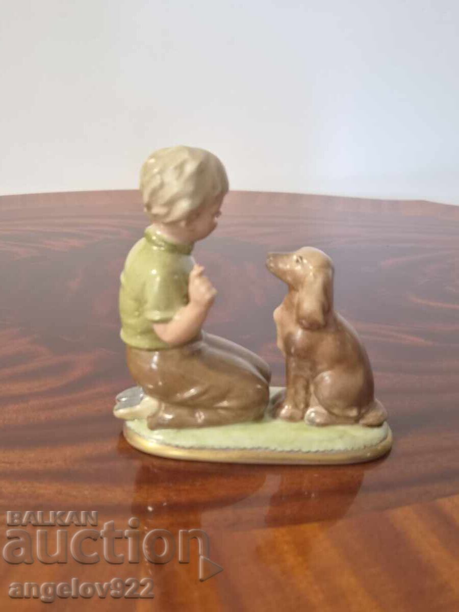 Delivery of Beautiful porcelain figure figurine!!!